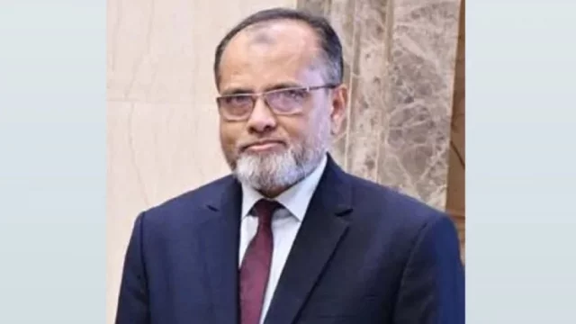 বিচারপতি রেজাউল হককে প্রধান করে দুদকের বাছাই কমিটি