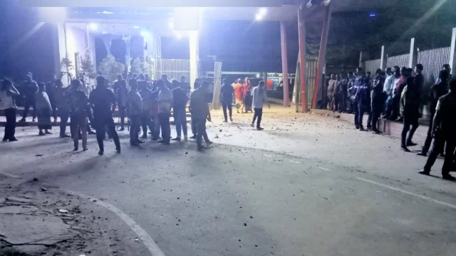 লক্ষ্মীপুরে স্কুলের হোস্টেলে ছাত্রের মৃত্যু, প্রতিবাদে