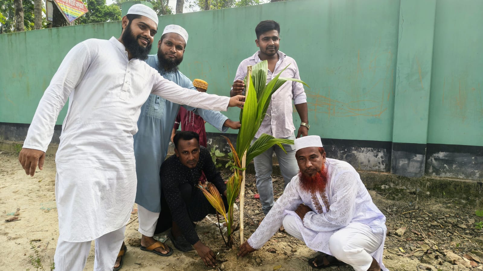 শার্শার সামটা ছিদ্দিক্বীয়া ফাজিল মাদ্রাসায় ‘ওয়ান চাইল্ড ওয়ান ট্রি’ কর্মসূচিতে বৃক্ষরোপণ