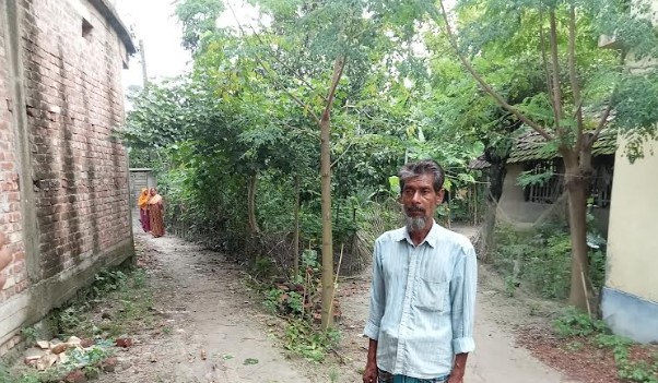 কলারোয়ায় পৈতৃক জমি দখল ও মারধরের অভিযোগ