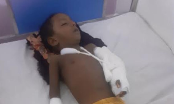 স্ত্রী-সন্তানের চিকিৎসায় দিশেহারা ভ্যানচালক ইমান আলী, চায় মানবিক সহায়তা
