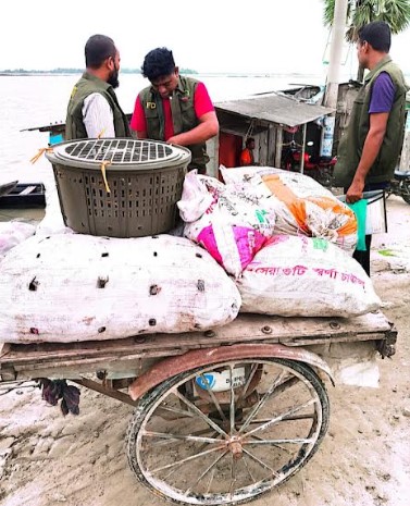 সুন্দরবনে কোবাদক স্টেশনের অভিযানে ১৭০ কেজি কাঁকড়াসহ ৪ নৌকা জব্দ