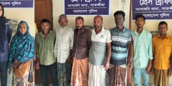আশাশুনিতে পুলিশের বিশেষ অভিযানে গ্রেপ্তার ৮ ডেস্ক নিউজ