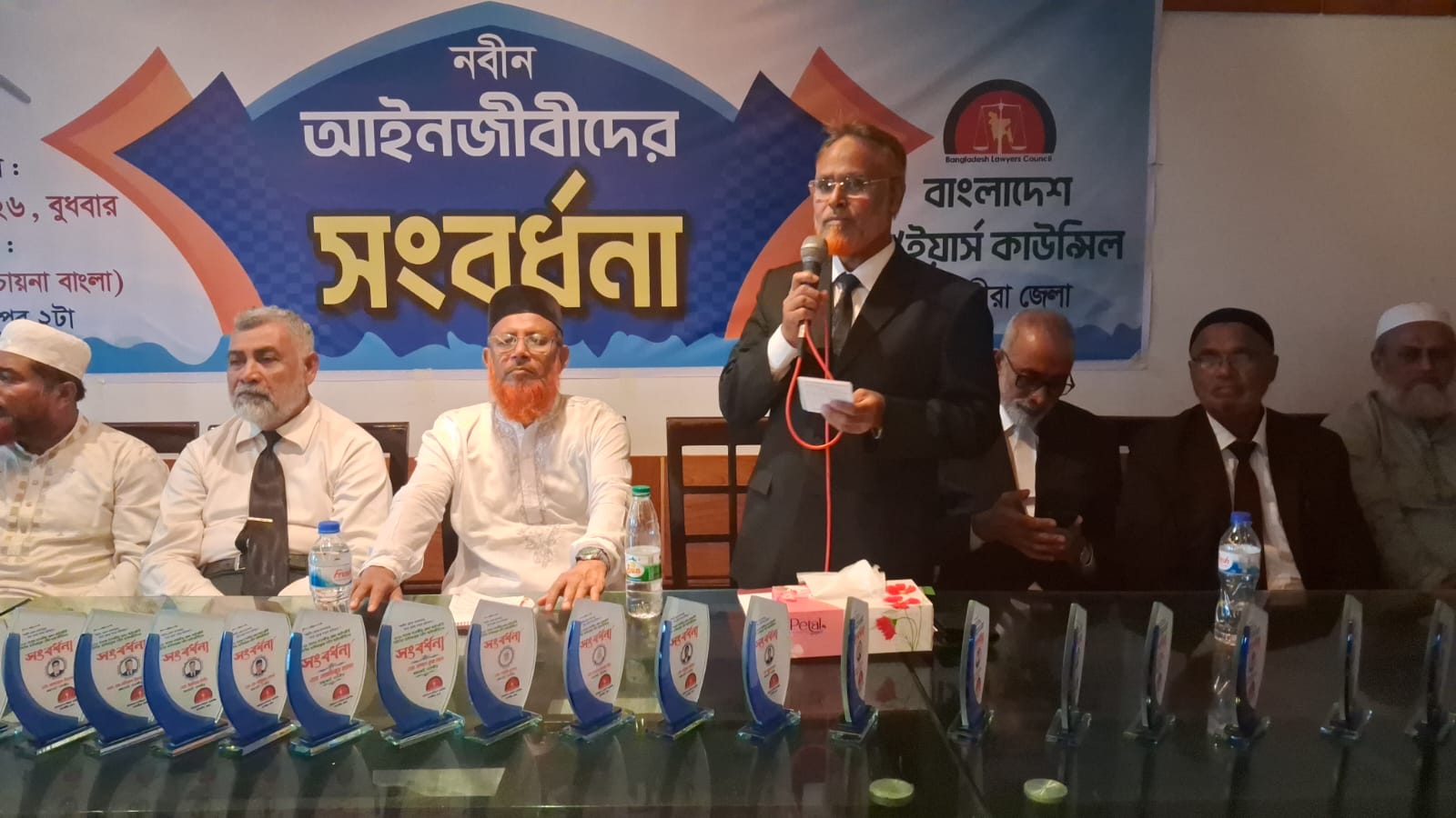 সাতক্ষীরায় নবীন আইনজীবীদের সংবর্ধনা প্রদান