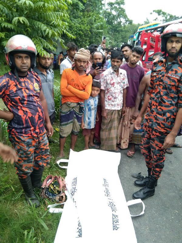 বাড়িতে ফেরা হলো না গৃহবধূ রুমি আক্তারের।