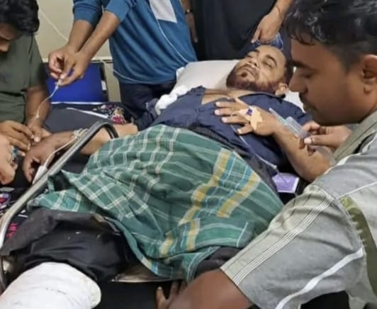 সাতক্ষীরায় সড়ক দুর্ঘটনায় ব্যাংক কর্মকর্তা গুরুতর আহত