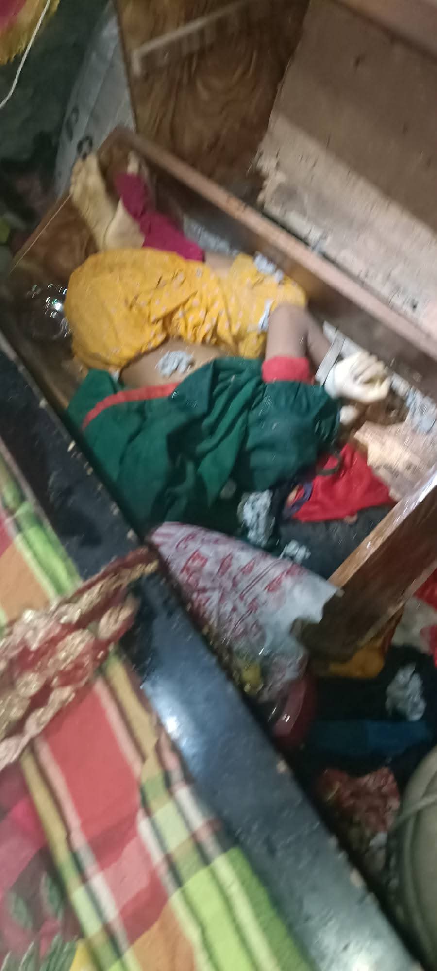কালিগঞ্জে তৃতীয় শ্রেণির ছাত্রীর মরদেহ উদ্ধার, সন্দেহভাজন নারীকে গণপিটুনিতে হত্যা