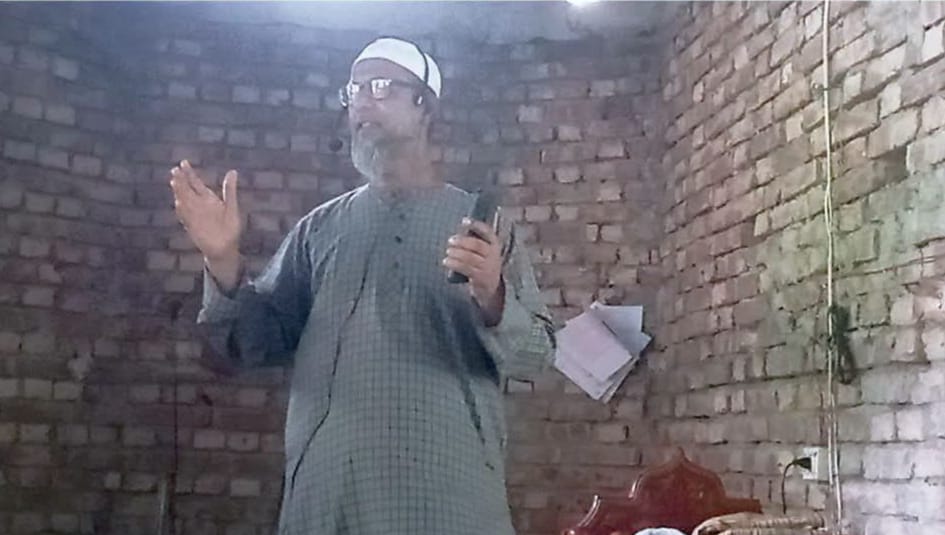 খানকায় যিনি পীর, ময়দানে তিনি বীর: আশাশুনি সদর ইউনিয়ন জামায়াত মনোনীত চেয়ারম্যান প্রার্থী তুষার ।
