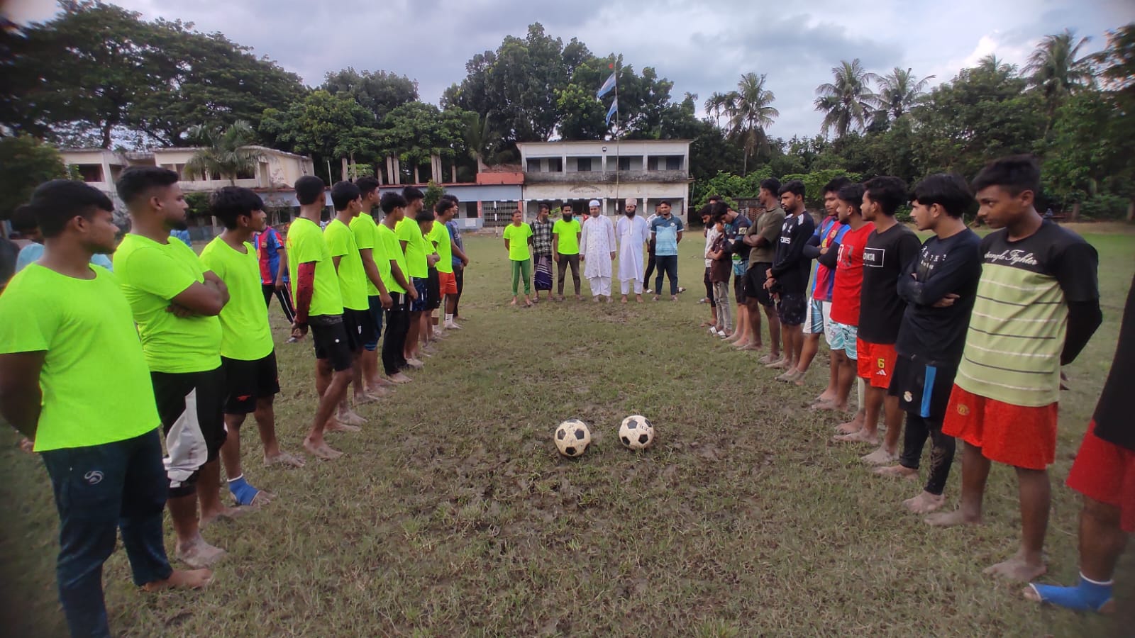 ‎কলারোয়ার সোনাবাড়ীয়ায় ‘জুলাই স্মৃতি ফুটবল টুর্নামেন্ট-২০২৬’-এর উদ্বোধনী ম্যাচ অনুষ্ঠিত