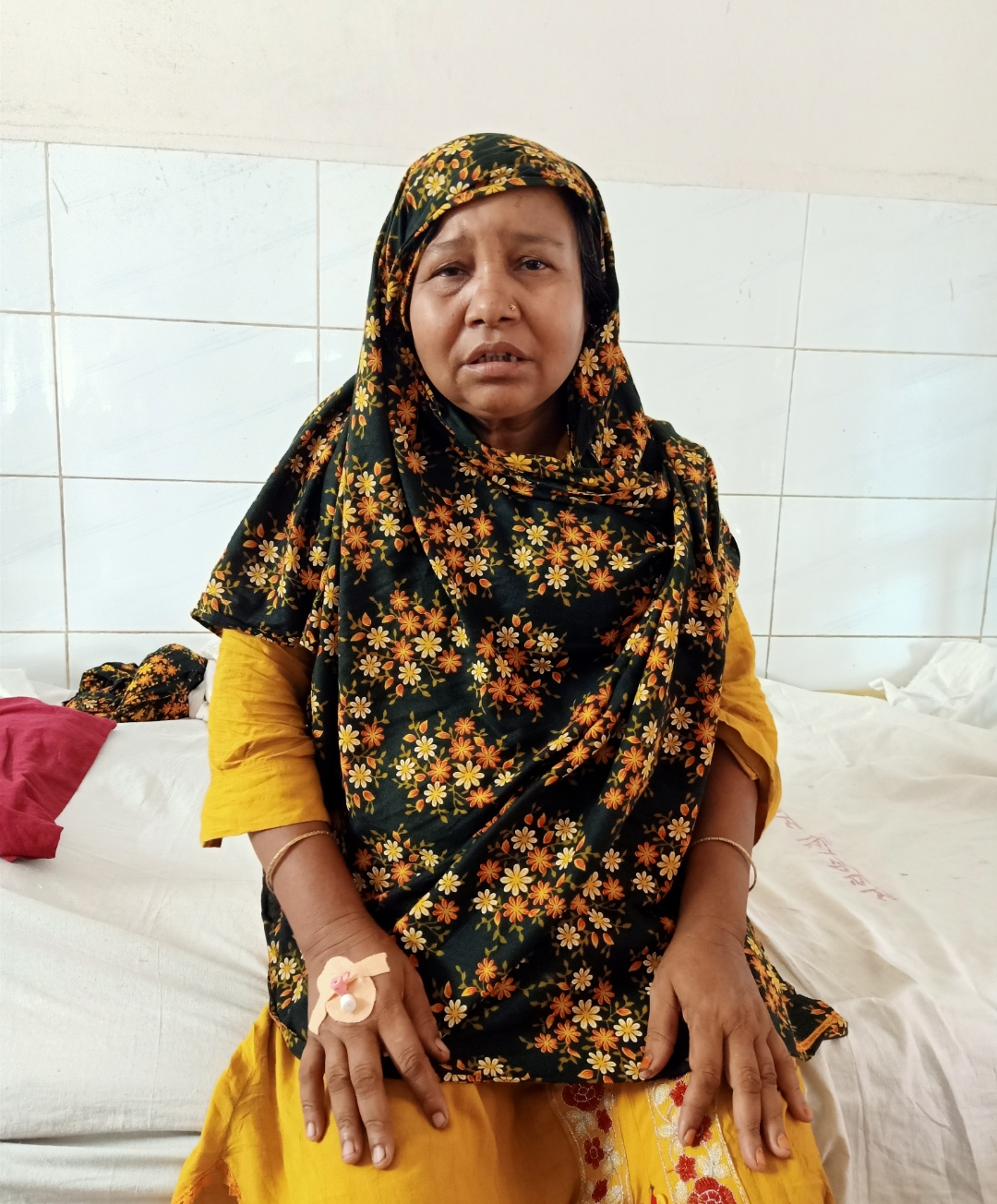কলারোয়ার লাঙ্গলঝাড়ায় নারীকে মারধরের অভিযোগ, হাসপাতালে ভর্তি