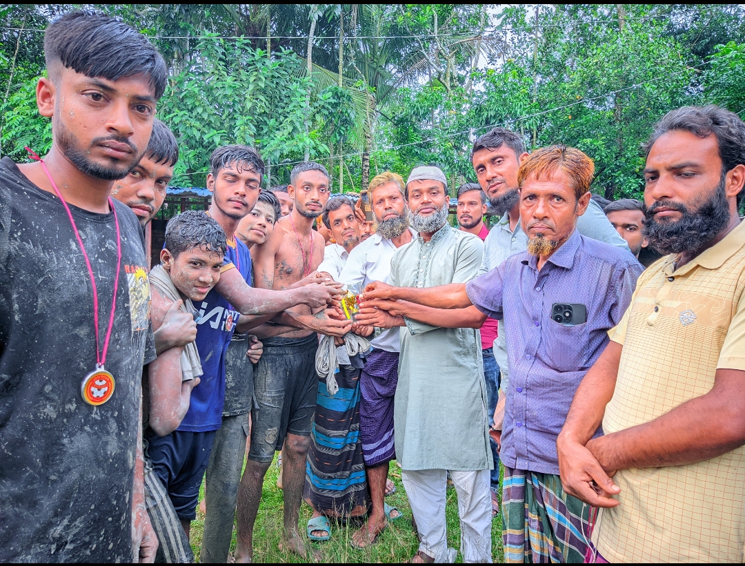 কলারোয়ার লাঙ্গলঝাড়ায় জমজমাট প্রীতি ফুটবল খেলা অনুষ্ঠিত, চ্যাম্পিয়ন মাহমুদপুর ফুটবল একাদশ