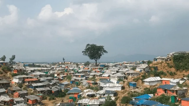 অতিবৃষ্টিতে পাহাড়ধস, কক্সবাজারে ৭ জনের মৃত্যু