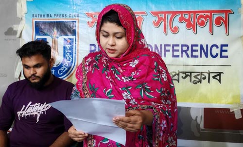 সাতক্ষীরায় হাইকোর্টের আদেশ অমান্য করে চিংড়ি ঘের লুট, বিচার দাবিতে সংবাদ সম্মেলন