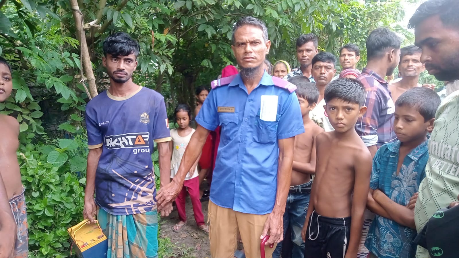 আশাশুনিতে সোলার ব্যাটারি চুরির অভিযোগে যুবক আটক।। গণধোলাই শেষে মুচলেকায় মুক্তি