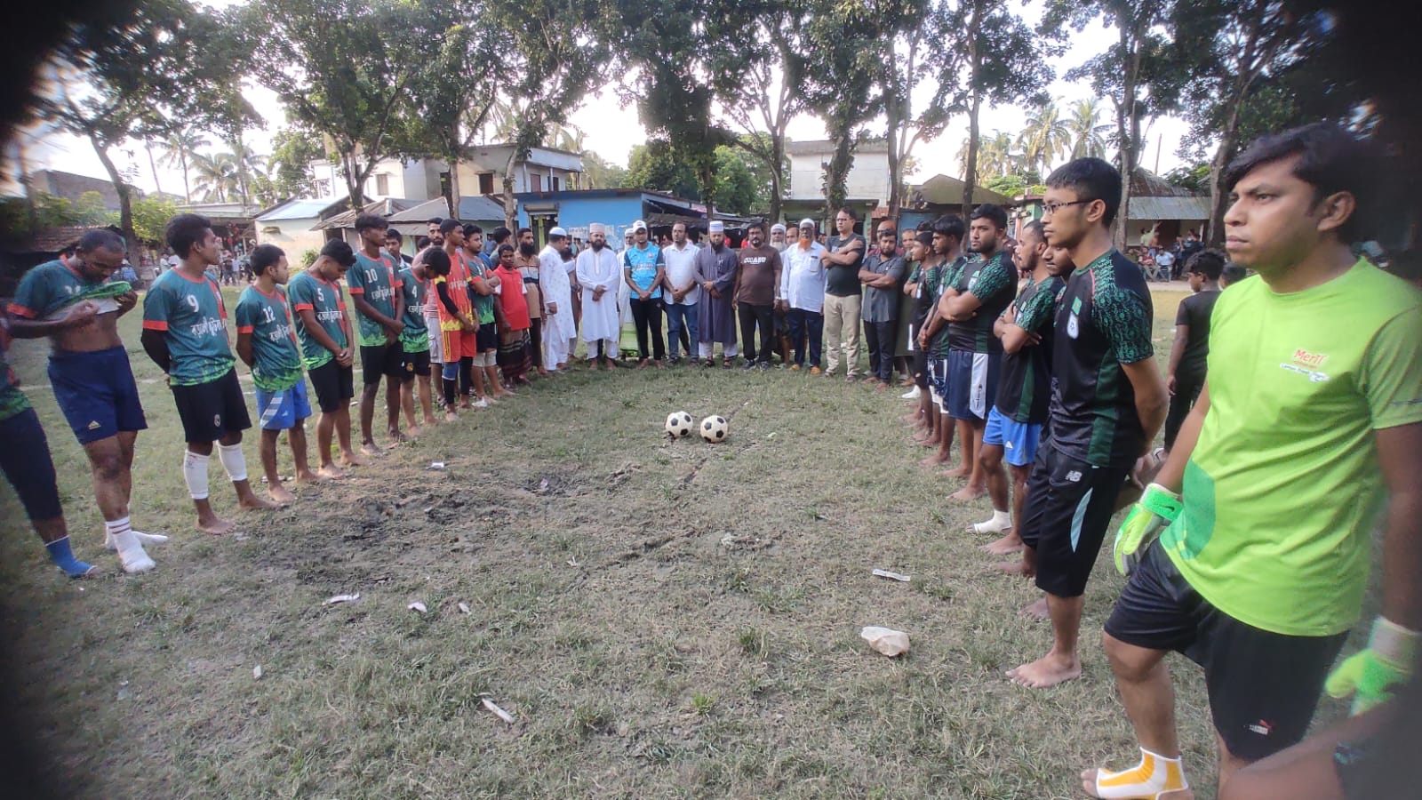 কলারোয়ার সোনাবাড়ীয়ায় জুলাই স্মৃতি ৮ দলীয় ফুটবল টুর্নামেন্টের উদ্বোধন