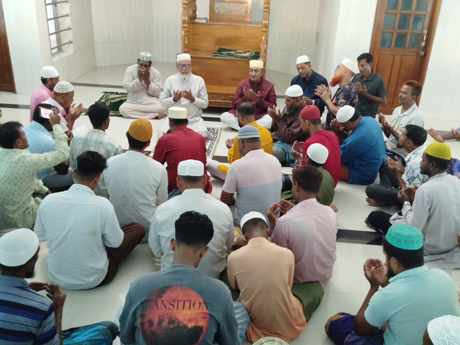 সাতক্ষীরায় আলিপুর চেকপোস্টে খালেদা জিয়ার ৮২তম জন্মদিন উপলক্ষে দোয়া মাহফিল অনুষ্ঠিত