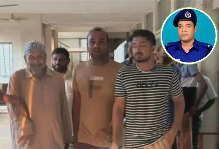 সাতক্ষীরায় থানা হাজতে আ.লীগ নেতার ভিডিও বার্তা, ওসিসহ ৩ পুলিশ কর্মকর্তা প্রত্যাহার