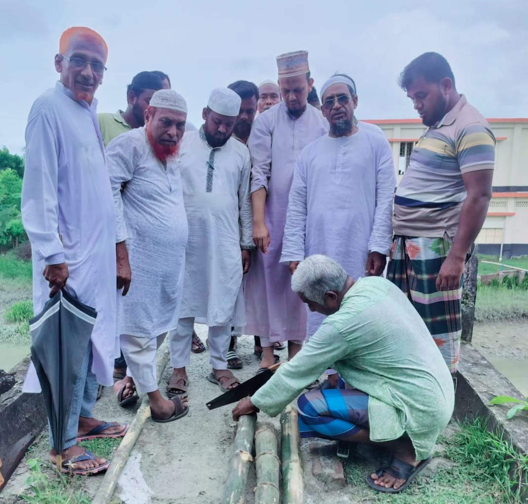 দেবহাটায় গড়িয়াডাঙ্গা বিদ্যালয়ের ভাঙা ব্রিজ সংস্কারের উদ্বোধন