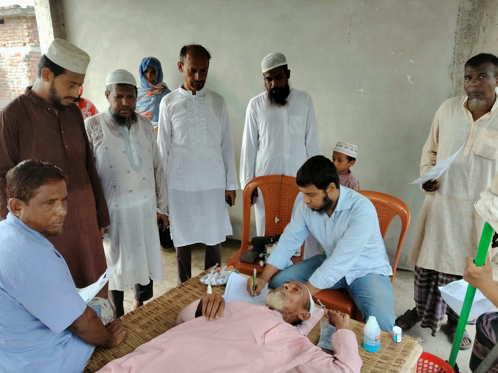 ভোমরায় জামায়াতের উদ্যোগে বিনামূল্যে চক্ষু চিকিৎসা ও ছানি রোগ নির্ণয় ক্যাম্প অনুষ্ঠিত