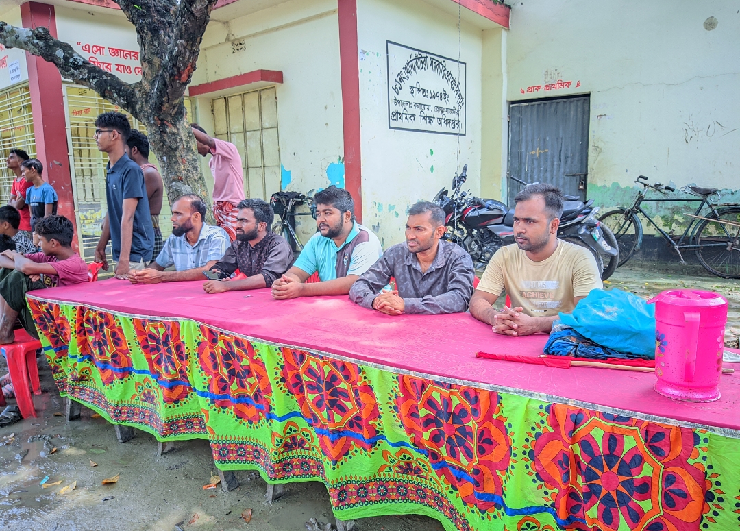 কলারোয়ার জয়নগরে ৮ দলীয় জুলাই স্মৃতি ফুটবল টুর্নামেন্টের উদ্বোধন
