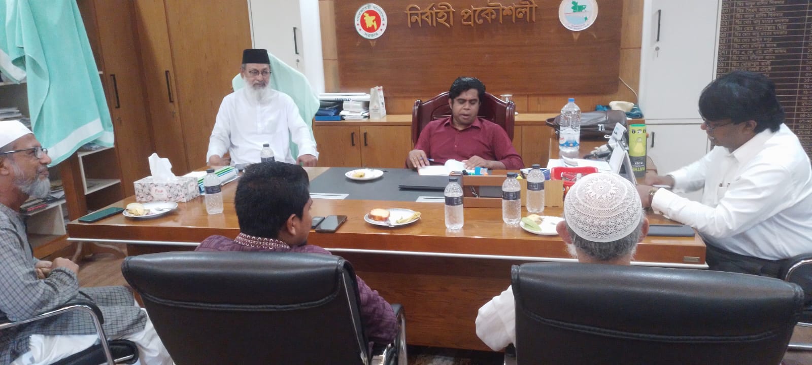 আশাশুনির নদীভাঙনপ্রবণ এলাকায় টেকসই বেড়িবাঁধ নির্মাণের দাবিতে পাউবো কর্মকর্তার সঙ্গে এমপি রবিউল বাশার’র মতবিনিময়