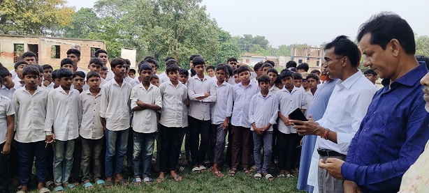 কলারোয়ায় মাধ্যমিক শিক্ষাপ্রতিষ্ঠান পরিদর্শন করলেন জেলা শিক্ষা কর্মকর্তা