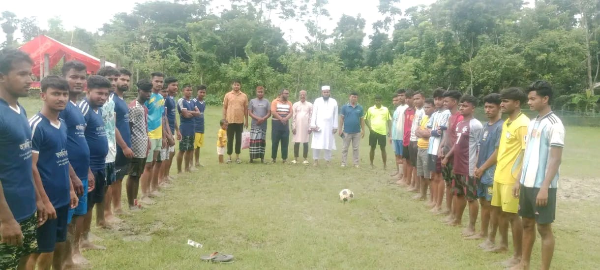 কাকডাঙ্গা ইয়ং জেনারেশনের উদ্যোগে চারদলীয় নকআউট ফুটবল টুর্নামেন্টের জমজমাট শুভউদ্বোধন