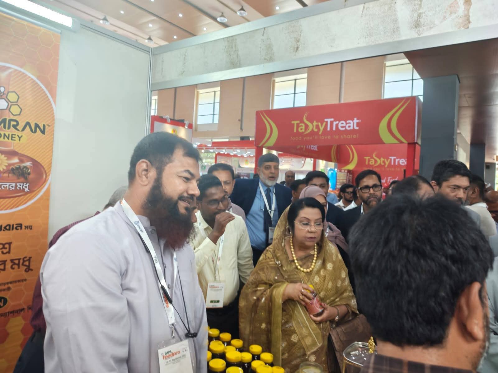 আন্তর্জাতিক বাজারে বাংলাদেশি মধুর সম্ভাবনা নিয়ে ফুড এক্সপোতে মতবিনিময় ২৭ দেশের অংশগ্রহণ, মধু রপ্তানির সম্ভাবনা নিয়ে মতবিনিময়