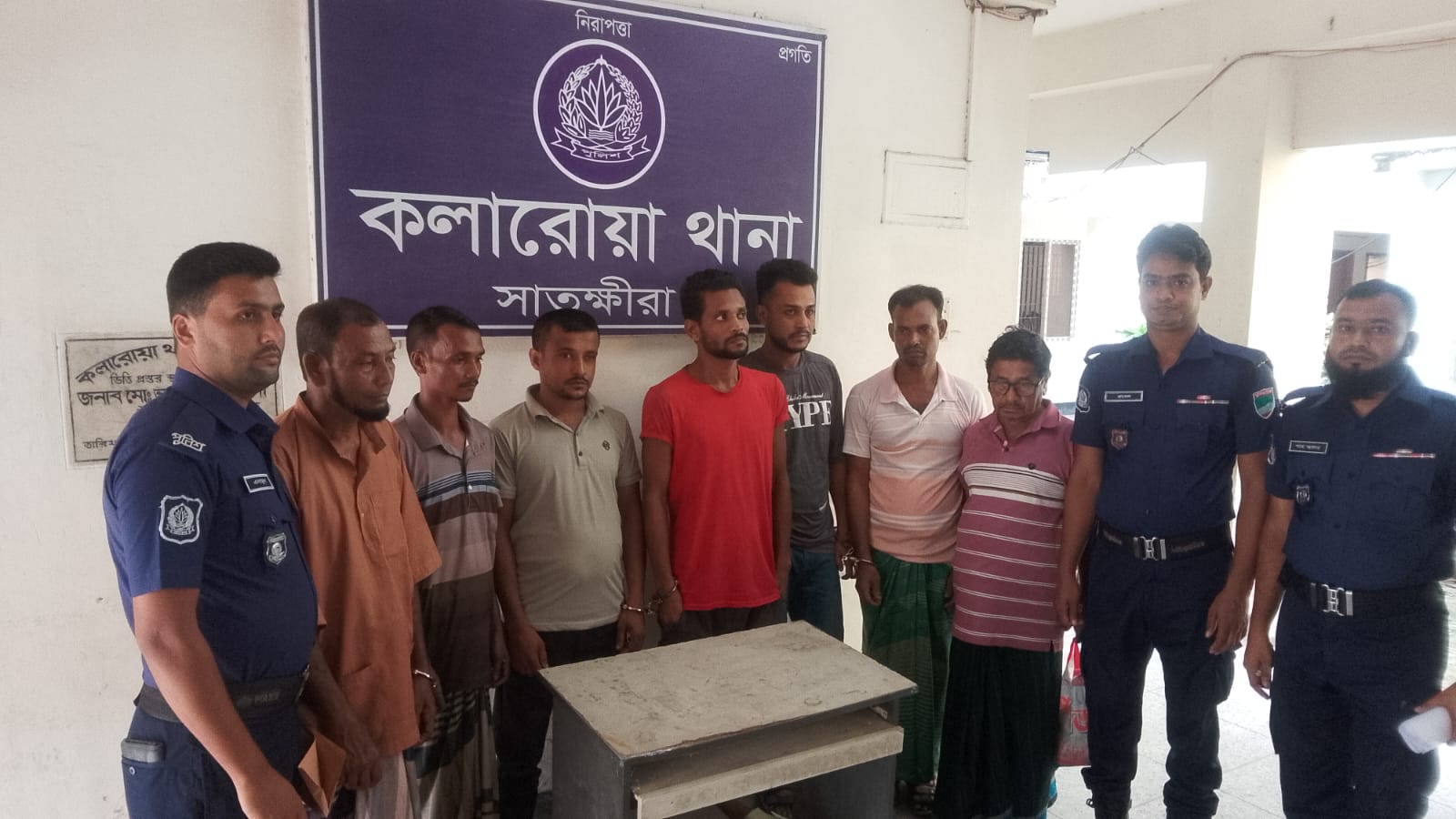 কলারোয়ায় মাদক ও পরোয়ানাভুক্ত ৭ আসামি গ্রেপ্তার, আদালতে প্রেরণ