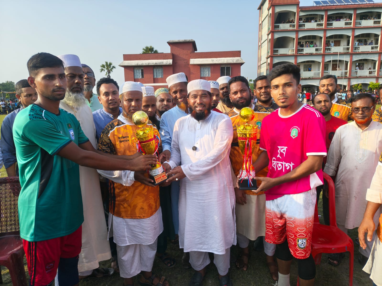 প্রতাপনগরে আট দলীয় জুলাই স্মৃতি ফুটবল টুর্নামেন্টের ফাইনালে ৪ নম্বর ওয়ার্ড চ্যাম্পিয়ন