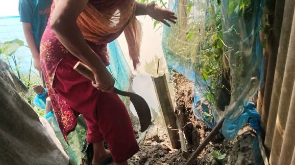 শ্যামনগরে সাংবাদিকদের বসতবাড়িতে হামলা ও প্রাণনাশের হুমকি