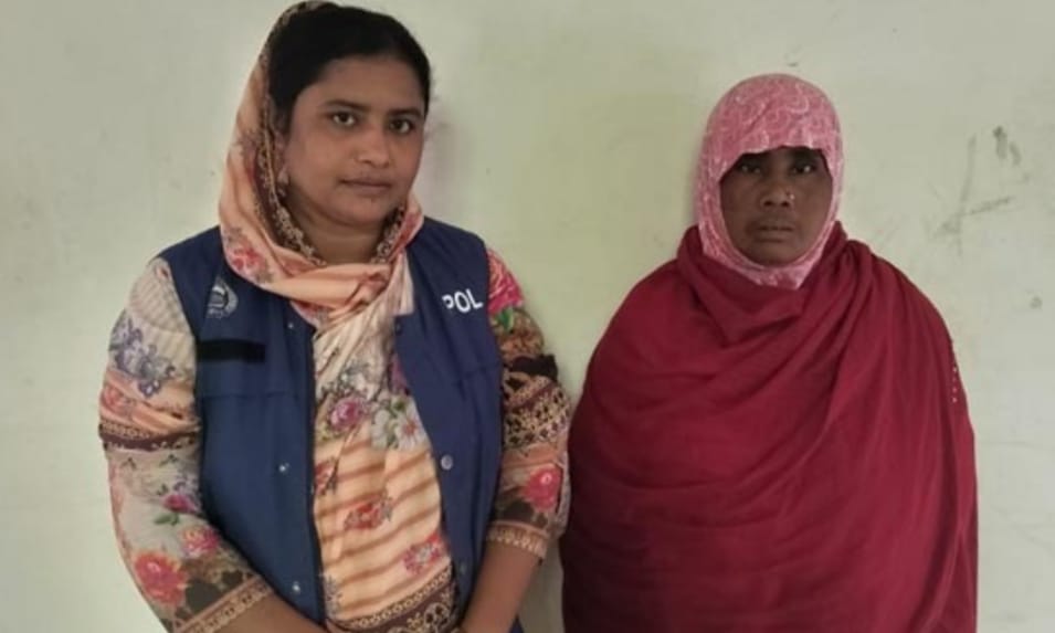দেবহাটায় ৬৯৬ বোতল উইনকেরেক্সসহ নারী আটক লিটন ঘো