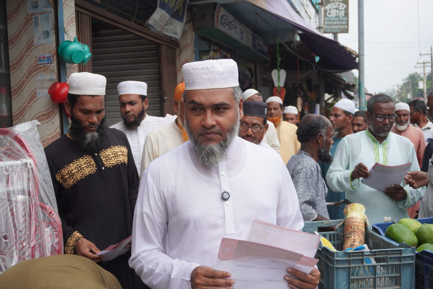 কেন্দ্রীয় কর্মসূচির অংশ হিসেবে শ্যামনগরে জামায়াতের পরিচ্ছন্নতা অভিযান ও লিফলেট বিতরণ