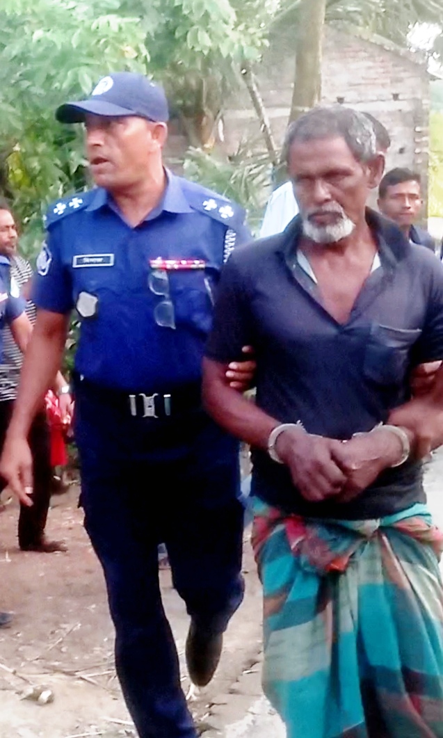 আশাশুনিতে ৪র্থ শ্রেণির ছাত্রীকে ধর্ষণ চেষ্টার অভিযোগে কাঠমিস্ত্রি রবিউল গ্রেফতার