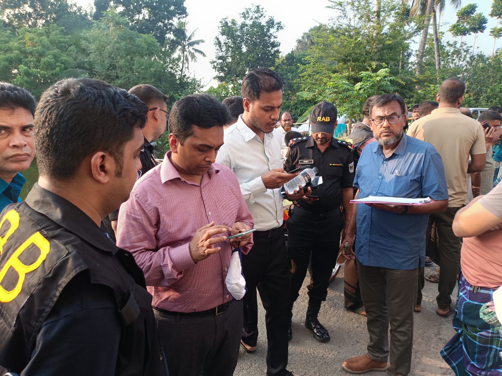 কলারোয়ায় অবৈধ সার উৎপাদন ও সংরক্ষণ, জরিমানা ৫০ হাজার