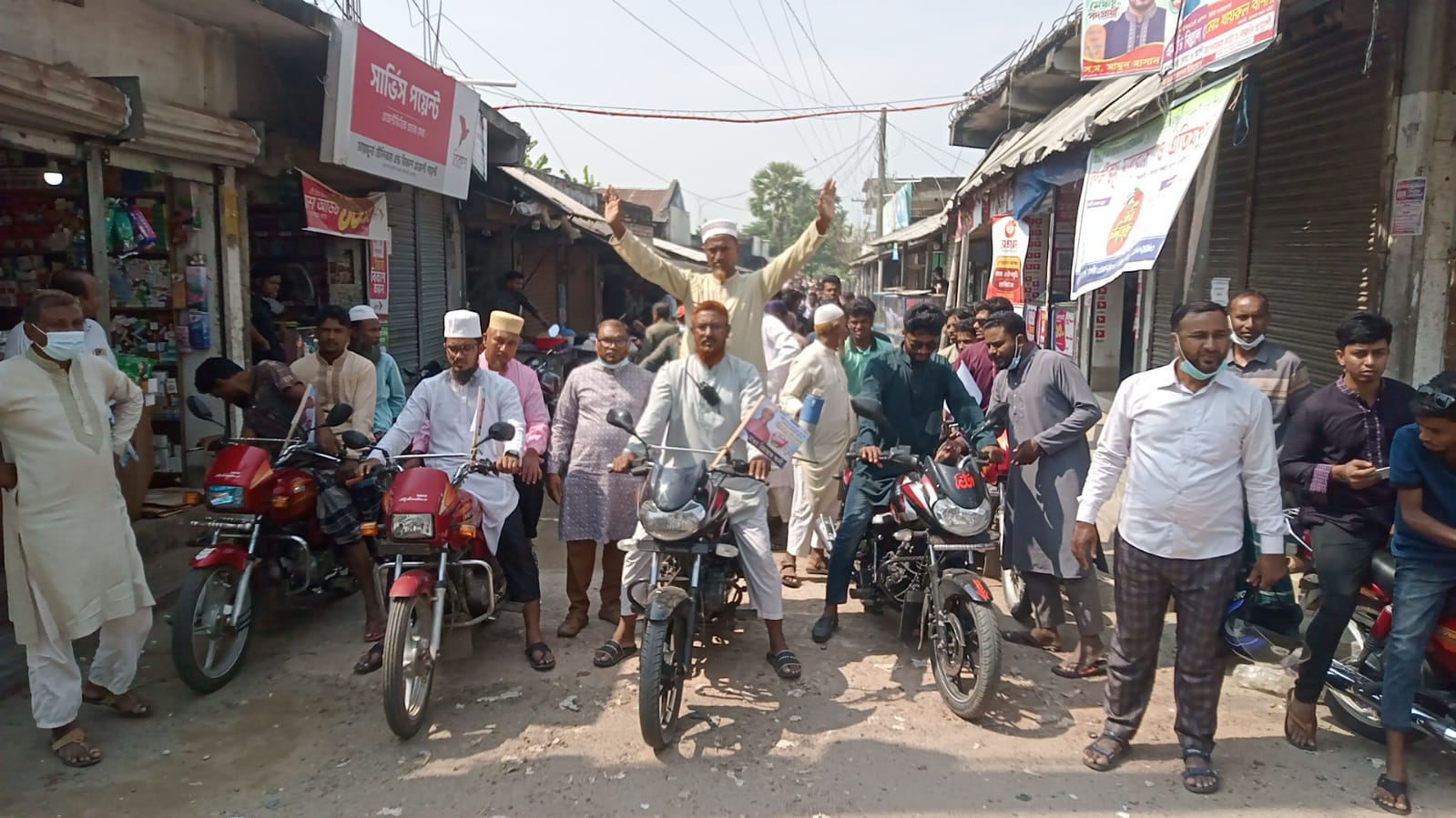প্রতাপনগরে চেয়ারম্যান প্রার্থী মাওঃ রিয়াছাত আলীর পক্ষে বিশাল মোটর সাইকেল শোভাযাত্রা